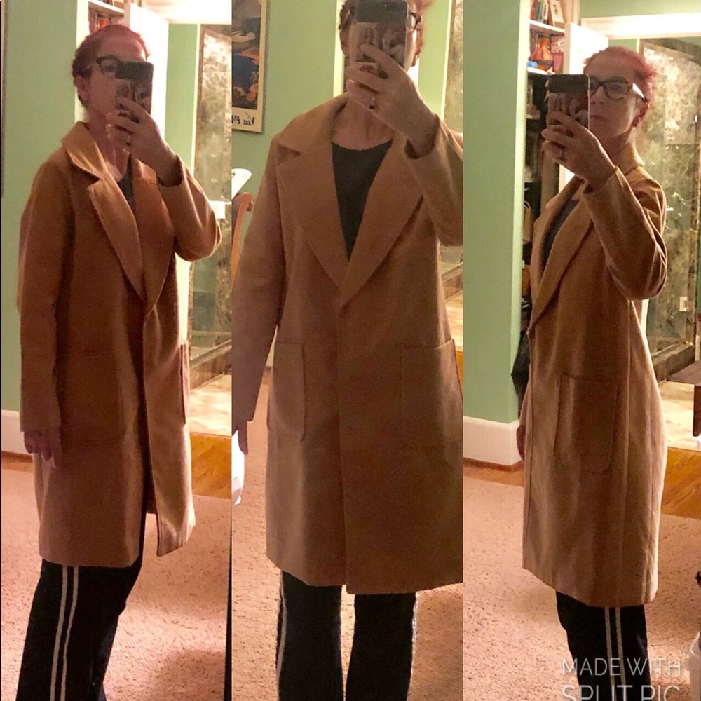 ⭐️⭐️⭐️ 5 for 10.  Beautiful Coat